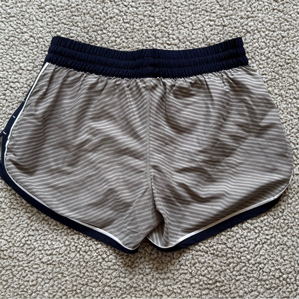 ✝️ Under Armour | LIKE NEW • Gray & Navy University of Pittsburgh Running Shorts - Picture 3 of 7